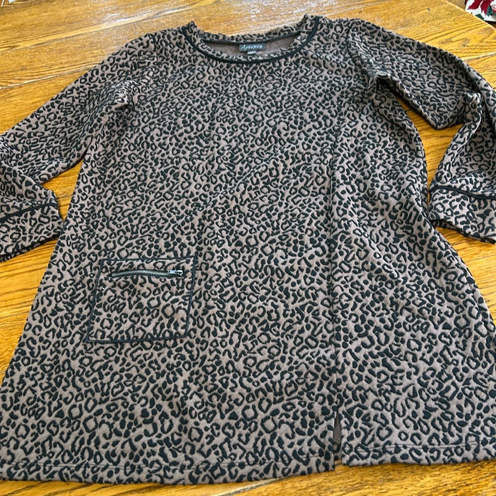 Apropos brown/black leopard print knit dress. Zip pocket, long sleeve. Size XL.